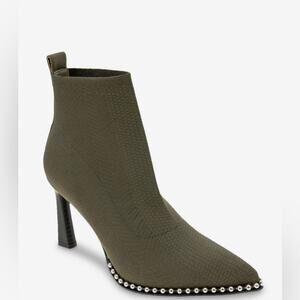 Woman’s BCBGeneration Beya Bootie Green Size 7.5